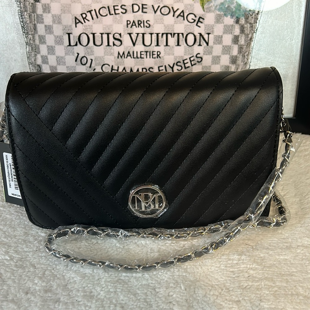 NWT vegan leather studio Badgley Mischka Black Crossbody/ Clutch removable chain